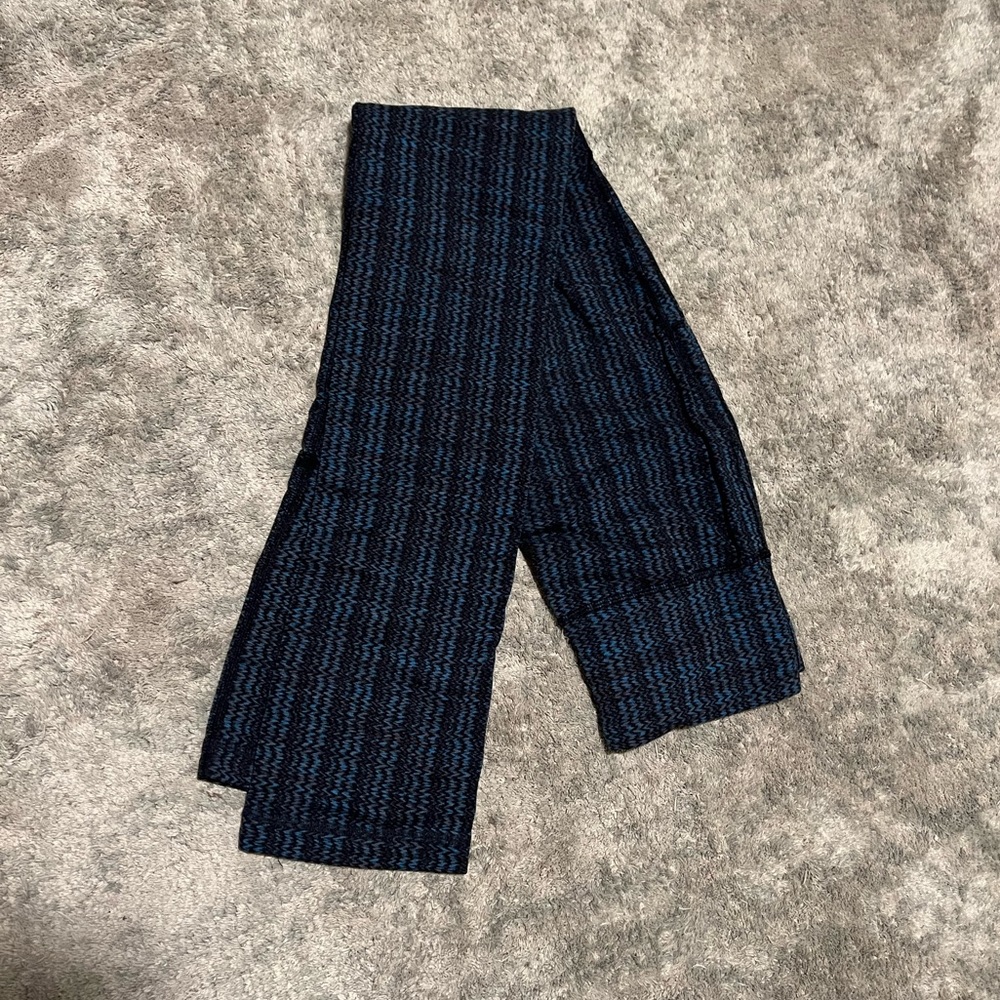 Lululemon high rise leggings. Wide ankle with pockets.